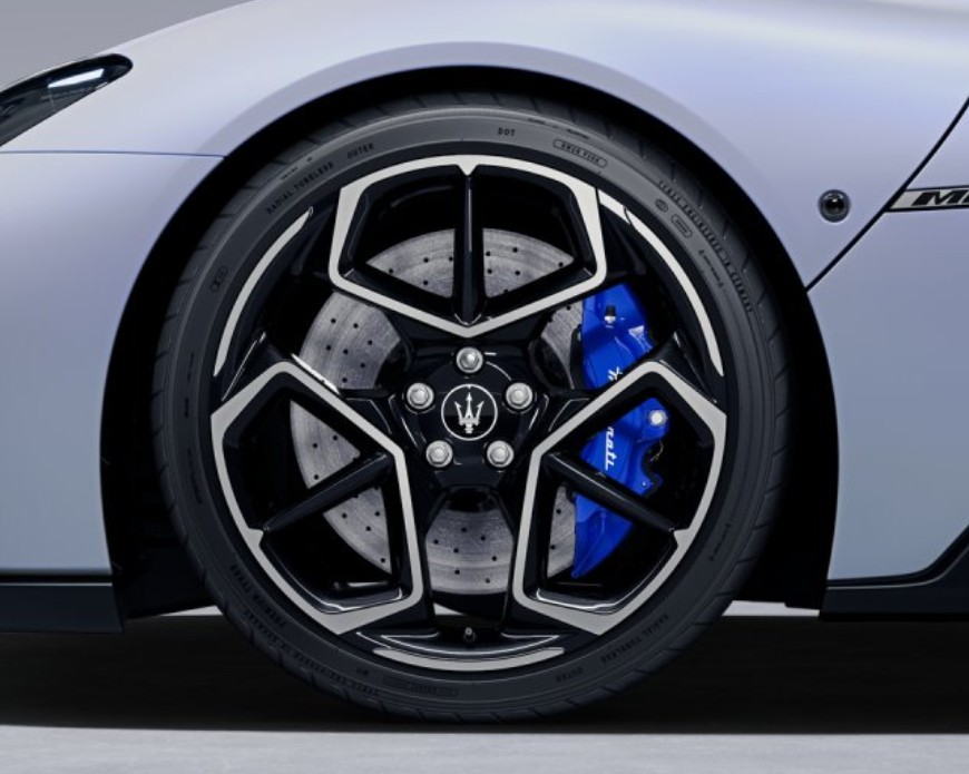 Maserati MC20 brakes